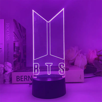 Lámpara Nocturna LED 3D Colorida BTS con Control Remoto USB